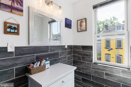 10 Locust St, Lancaster PA  17602-3608 exterior