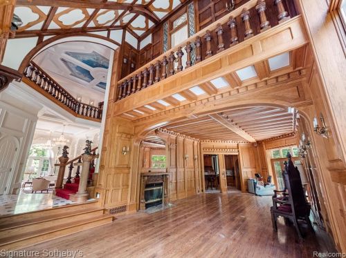 2009 Victoria Hl, Rochester MI exterior