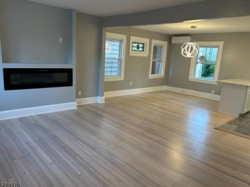 51 Leslie Pl, Irvington NJ  07111-1106 exterior