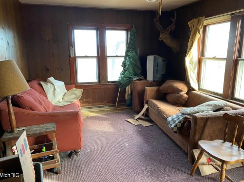 6860 116 Ave, Fennville MI 49408-9784 exterior