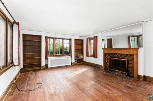 1 Hawthorne Rd, Duluth MN 55812-1936 exterior