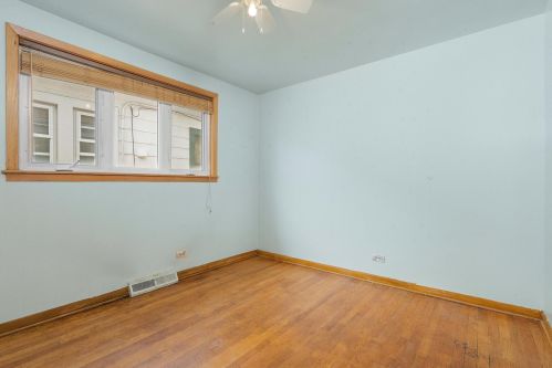 6022 Kilpatrick Ave, Chicago IL 60629-5637 exterior