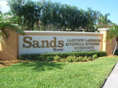 3207 Lakeview Cir, Fort Pierce, FL 34949-8856