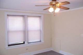 4236 Broadway St, Chicago IL  60613-1684 exterior