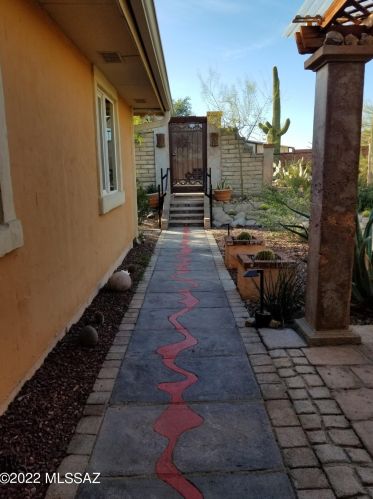 10960 Gila Rd, Tucson AZ 85742-9747 exterior