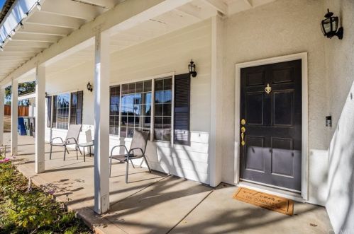 19014 Mariposa Ave, Riverside CA 92508-9618 exterior