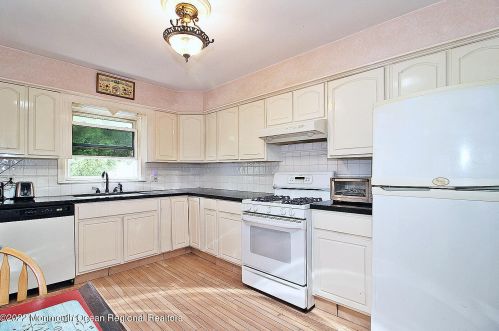 363 Constitution Dr, Lacey NJ 08731-1723 exterior