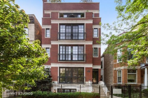 3746 Fremont St, Chicago, IL 60613-4262