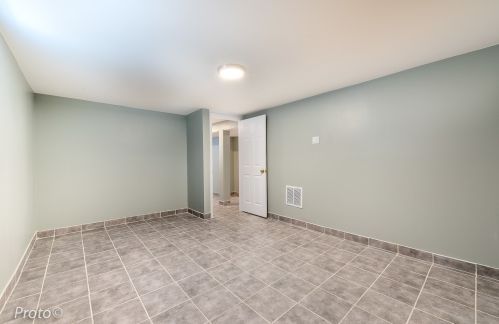 8017 Sacramento Ave, Chicago IL  60652-2732 exterior