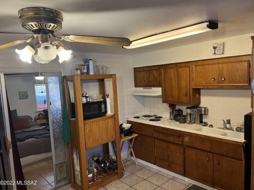 3241 Monte Vis Dr, Tucson AZ 85712-1630 exterior