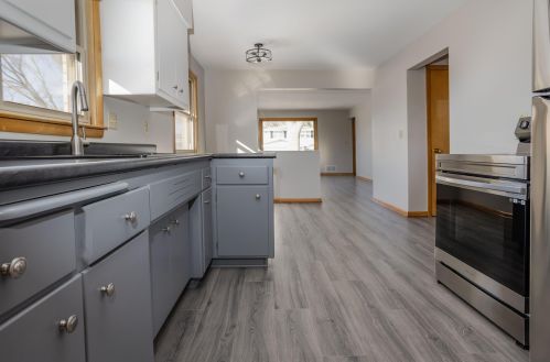 1336 87 St, Milwaukee WI 53214-4358 exterior