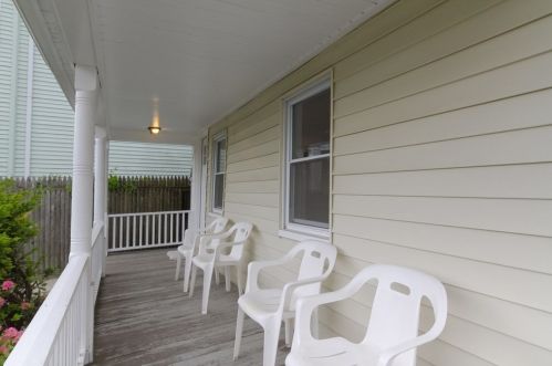 135 Bridge St, Newton MA 02458-1105 exterior