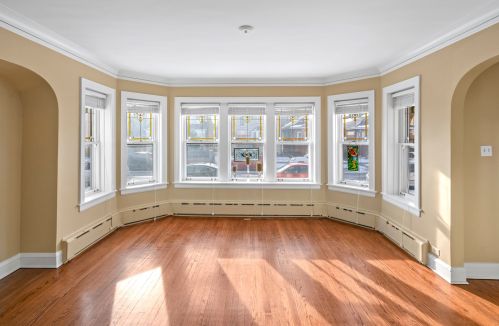 6016 Eddy St, Chicago, IL 60634-4211