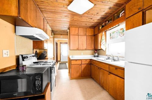 603 27th Ave, Duluth MN 55806-1452 exterior