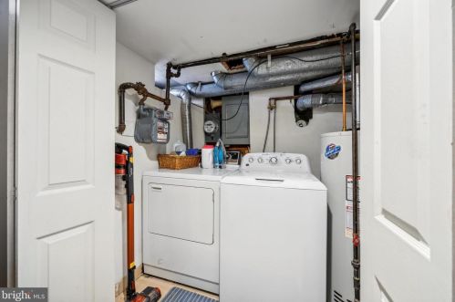 2210 Kater St, Philadelphia PA 19146-1139 exterior