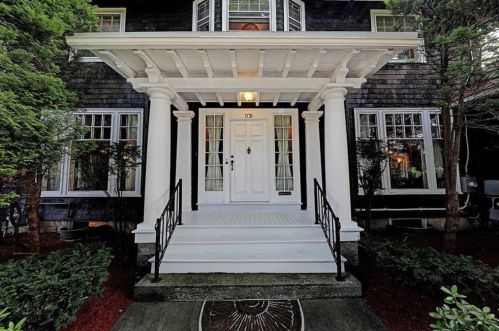 213 Harris Ave, Woonsocket, RI 02895-1810