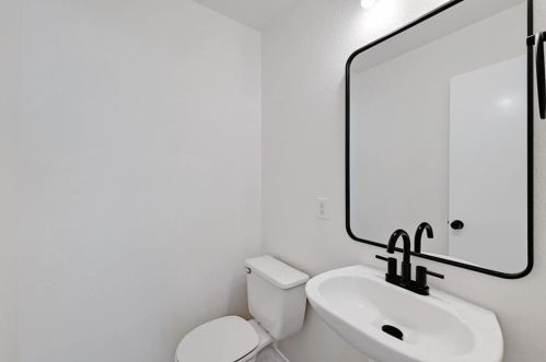 8029 Evadean Cir, Austin TX 78745-8004 exterior