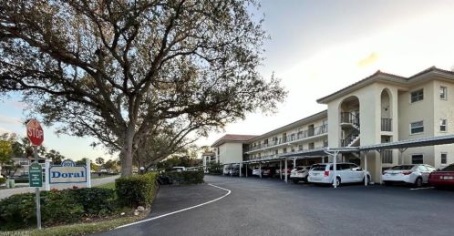 201 Quail Forest Blvd, Naples FL 34105-5514 exterior