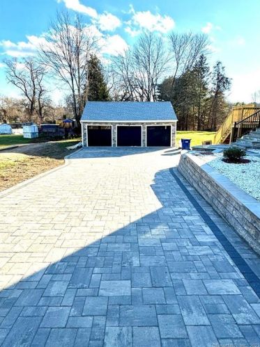 77 Prospect Hill Rd, Windsor CT  06095-1642 exterior