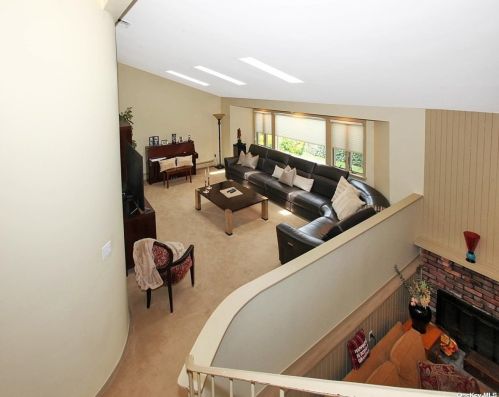 741 Park Ct, Valley Stream NY 11581-3507 exterior