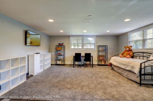 34 Iler Dr, Middletown NJ 07748-3323 exterior