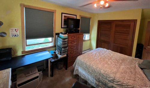 12 Cedarwood Dr, Huntington Station NY 11746-1305 exterior