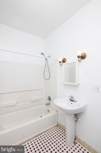 5032 Hazel Ave, Philadelphia PA 19143-1621 exterior