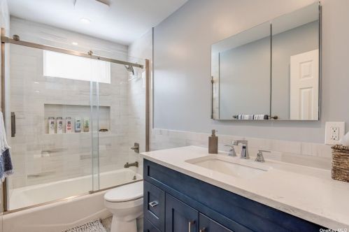 4 Lynhaven Pl, Commack NY 11725-3107 exterior