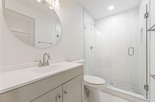 2014 Jones Rd, Atlanta GA  30318-5910 exterior