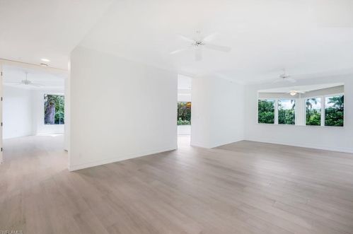 217 Colonade Cir, Naples FL 34103-8724 exterior