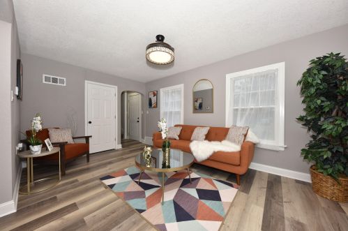 2926 Bobolink Ave, Milwaukee WI  53209-4248 exterior