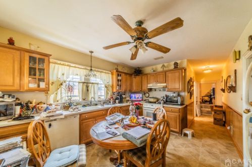 59 Howell Ave, Perth Amboy NJ 08863-1445 exterior