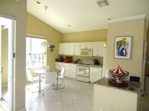 1626 Shelburnie Way, Fort Pierce FL  34952-6054 exterior