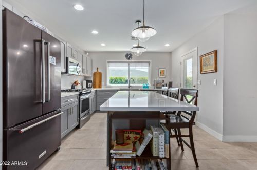 6720 11th St, Phoenix AZ  85014-1028 exterior