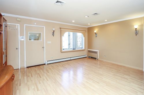 3 Cloverfield Rd, Valley Stream NY exterior