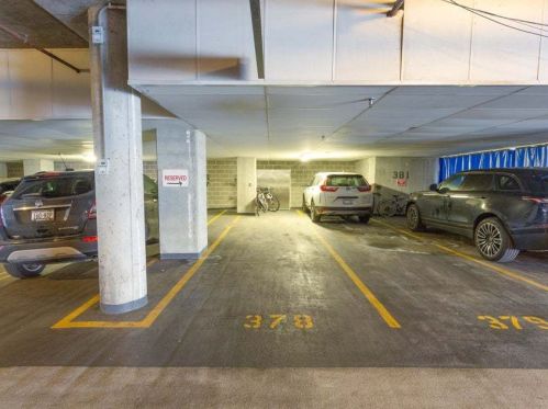 1660 Prospect Ave, Milwaukee WI 53202-2400 exterior