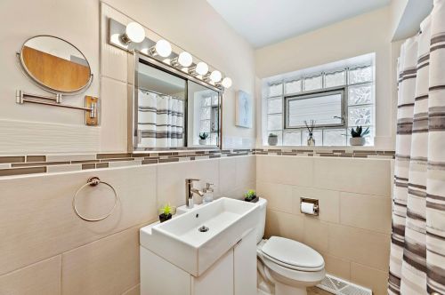 4333 Meade Ave, Chicago IL 60634-1520 exterior