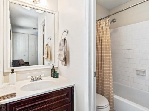 26 Independence Pl, Atlanta GA  30318-1505 exterior