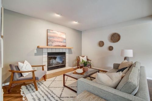 71 Ponwood Cir, Madison, WI 53717-1179