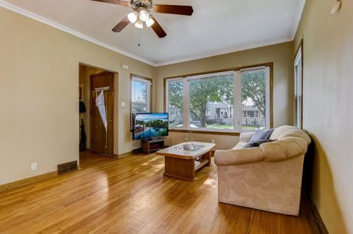 4531 Meade Ave, Chicago, IL 60630-3004