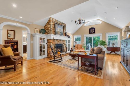 298 Trenton Ave, Berkeley Township NJ 08721-2315 exterior