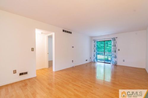 1943 Raspberry Ct, Edison NJ  08817-2731 exterior