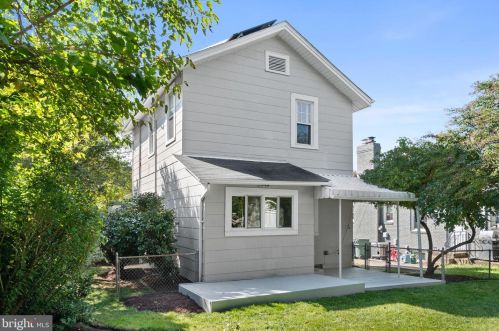 16 Masonic View Ave, Alexandria VA  22301-2204 exterior