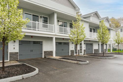 1 Camelia Ave, Concord, NH 03301-4689