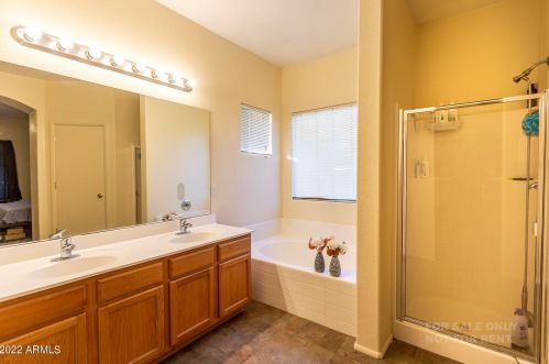 2903 Cavalier Dr, Phoenix AZ 85019-1717 exterior