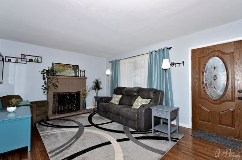 8910 Evergreen Dr, Bull Valley, IL 60097-8824