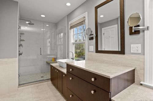 231 Bayberry Ln, Westport CT 06880-4026 exterior