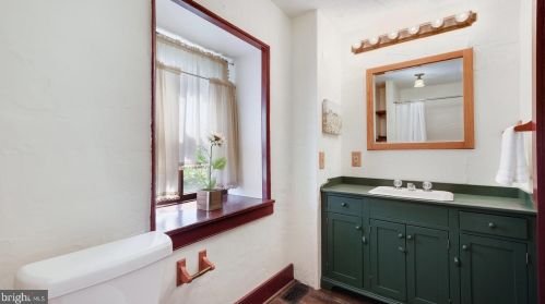 2285 Spinnerstown Rd, Quakertown PA 18951-3805 exterior