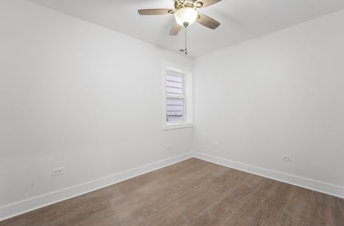 5433 Damen Ave, Chicago IL 60609-5647 exterior