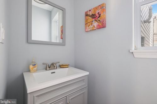 334 Cantrell St, Philadelphia PA  19148-3320 exterior